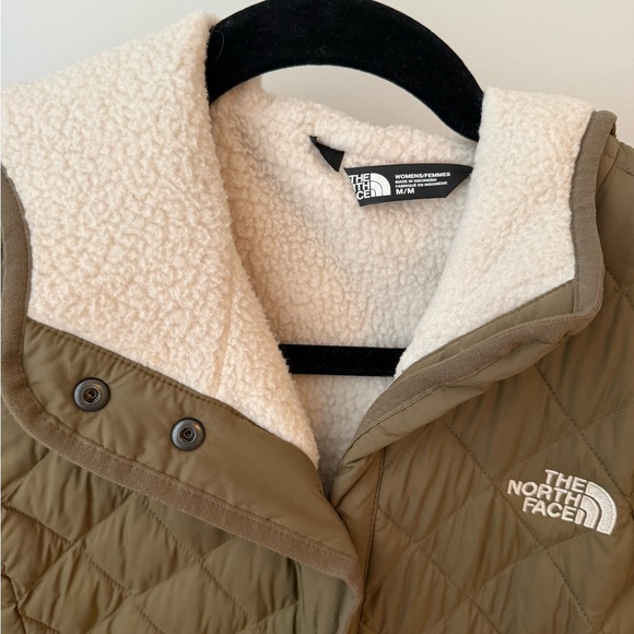 The North Face Quilted Jacket in Army Green - Picture 2 of 4
